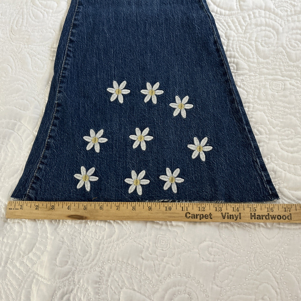 NWT Forever 21 Flare High Rise SlimFit Jeans Women’s 29 Embroidered Daisies Blue - Picture 8 of 14